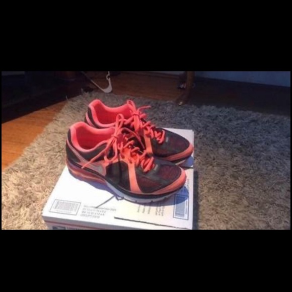 Nike Shoes - Nike Air Max Black/Hot Pink with PowerStep Pinnacle insole included! 8.5